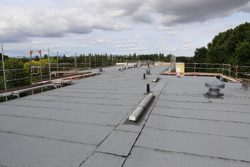 המדריך לאיטום - המדריך השלם לאיטום גגות בתל אביב